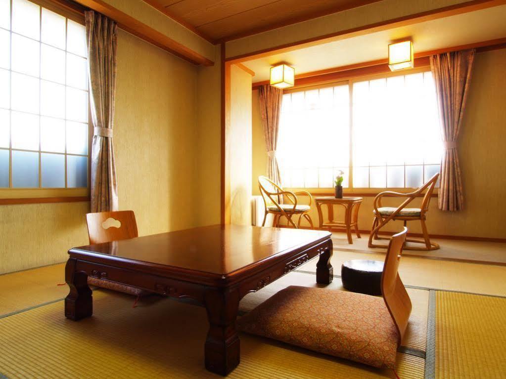 Bergtour Marukita Hotel Hakuba Exterior photo